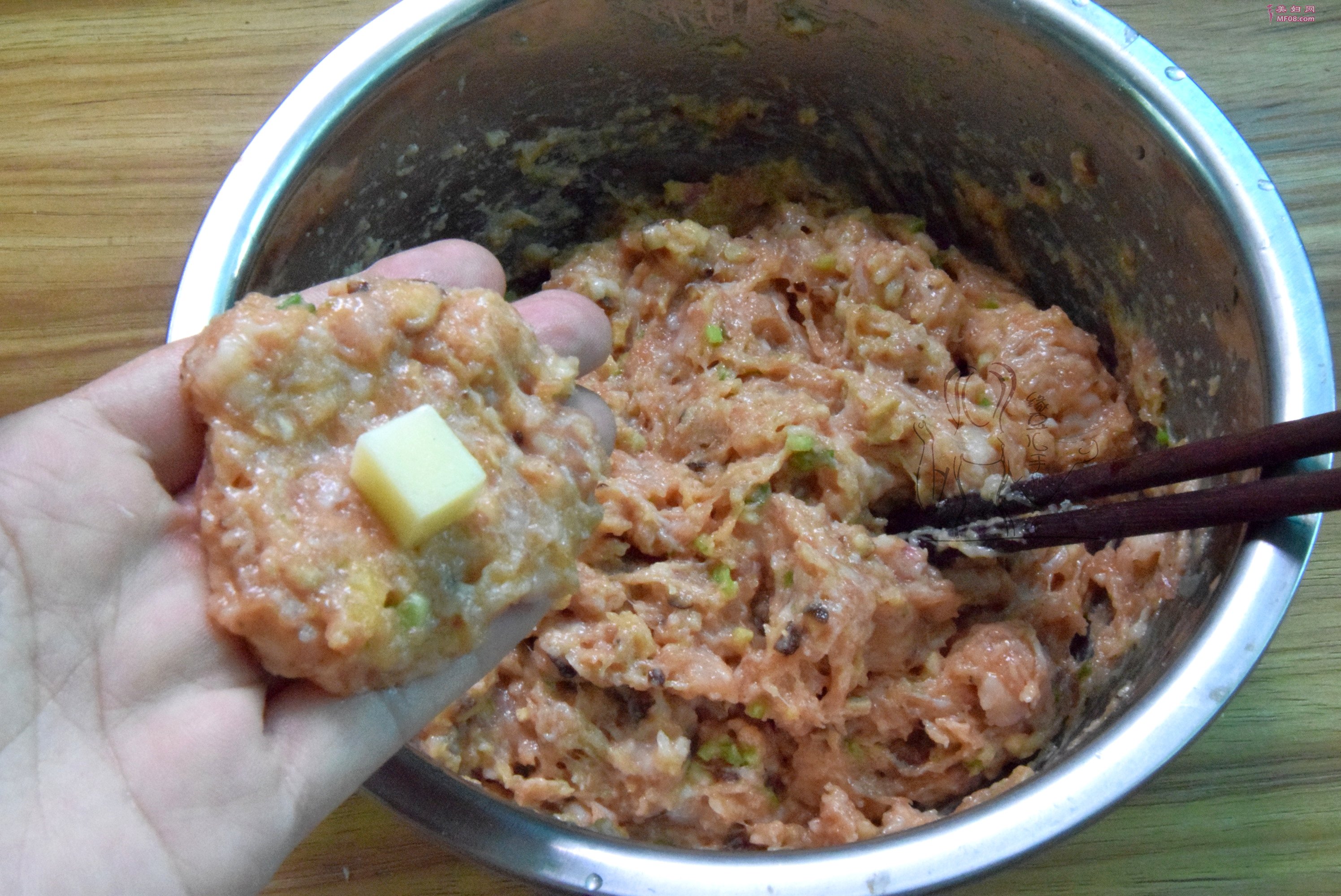芝心肉丸怎么做好吃 芝心肉丸的家常做法