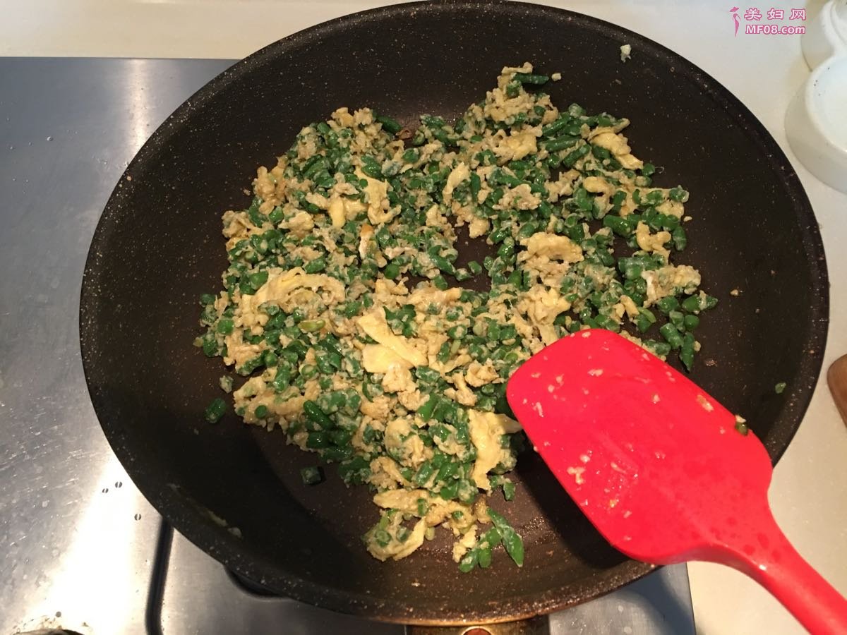 香爆鸡蛋豆角碎怎么做好吃 香爆鸡蛋豆角碎最正宗的做法