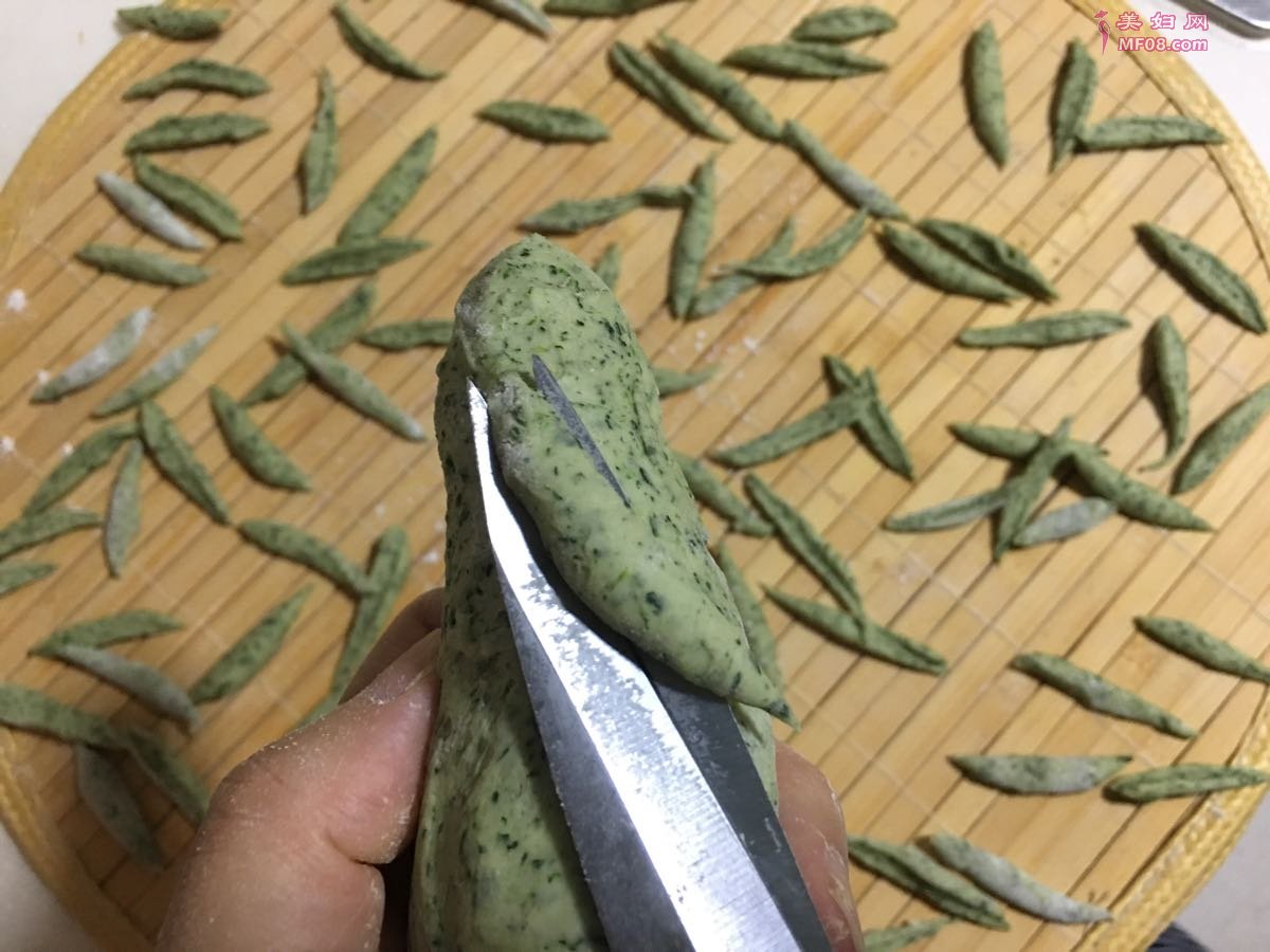 翡翠剪刀面怎么做 翡翠剪刀面的做法