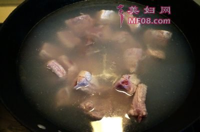 排骨煲最正宗的做法 家常排骨煲的做法