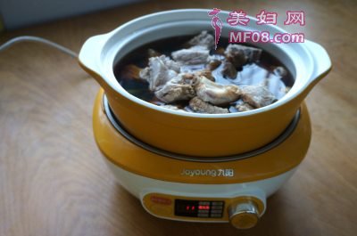 排骨煲最正宗的做法 家常排骨煲的做法