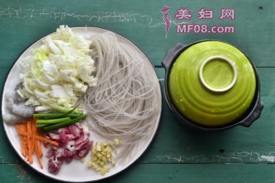 砂锅虾仁肉丝煲薯粉怎么做 砂锅虾仁肉丝煲薯粉的做法