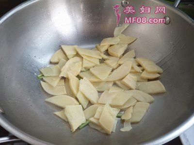 春笋炒韭菜怎么做好吃 春笋炒韭菜最正宗的做法