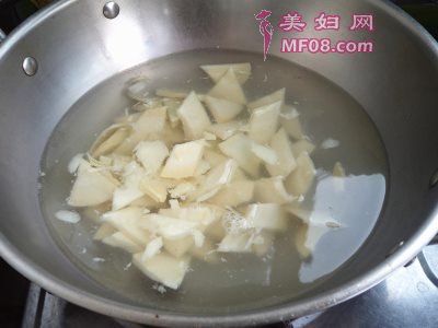 春笋炒韭菜怎么做好吃 春笋炒韭菜最正宗的做法