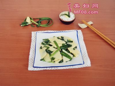 春笋炒韭菜怎么做好吃 春笋炒韭菜最正宗的做法