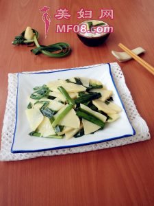 春笋炒韭菜怎么做好吃 春笋炒韭菜最正宗的做法