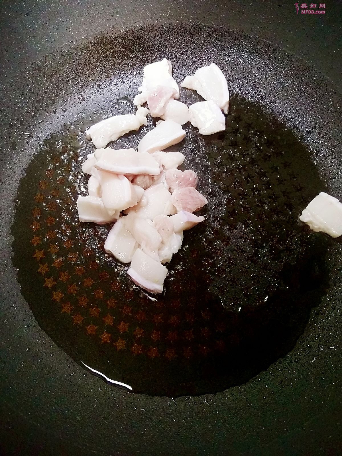 青椒炒肉最正宗的做法 家常青椒炒肉的做法