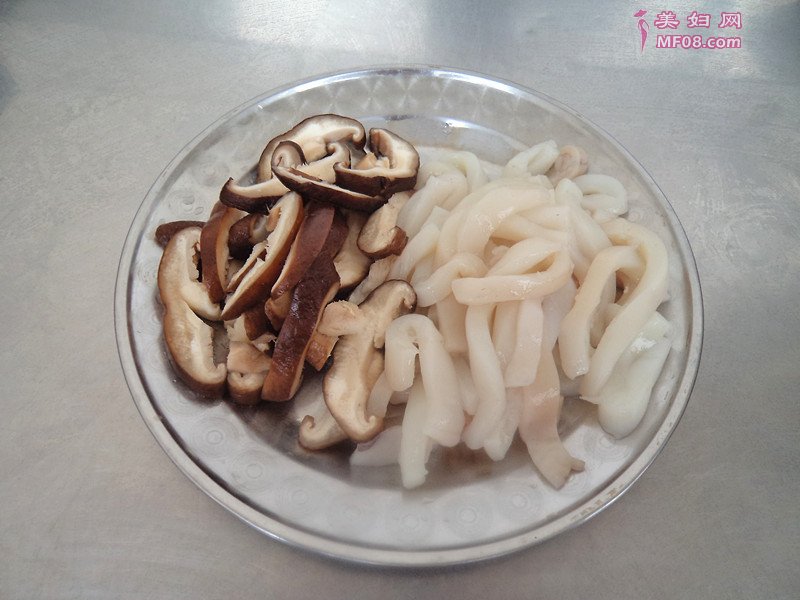 鱼香鱿鱼豆腐怎么做好吃 鱼香鱿鱼豆腐最正宗的做法
