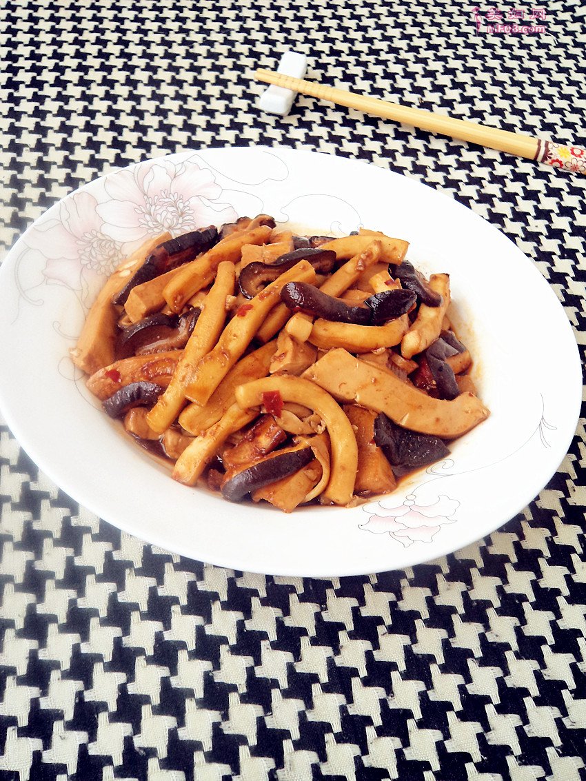 鱼香鱿鱼豆腐怎么做好吃 鱼香鱿鱼豆腐最正宗的做法