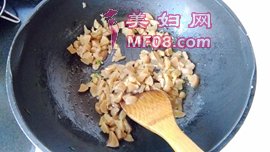 怎么做毛豆肉米炒萝卜干最好吃 毛豆肉米炒萝卜干怎么做好吃