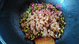 怎么做毛豆肉米炒萝卜干最好吃 毛豆肉米炒萝卜干怎么做好吃