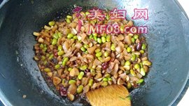 怎么做毛豆肉米炒萝卜干最好吃 毛豆肉米炒萝卜干怎么做好吃