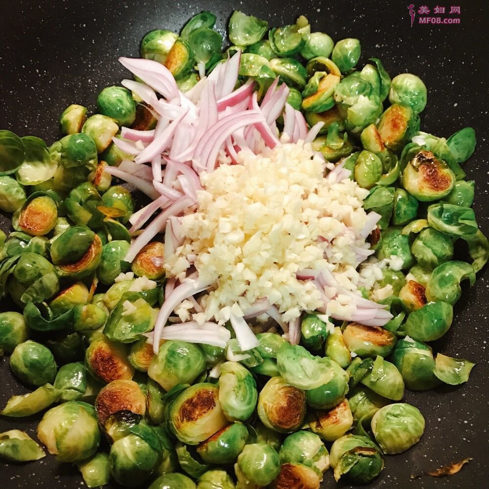 蒜香孢子甘蓝怎么做好吃 蒜香孢子甘蓝最正宗的做法