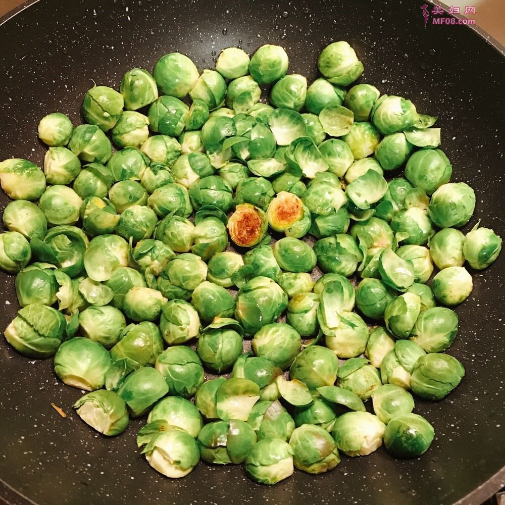 蒜香孢子甘蓝怎么做好吃 蒜香孢子甘蓝最正宗的做法