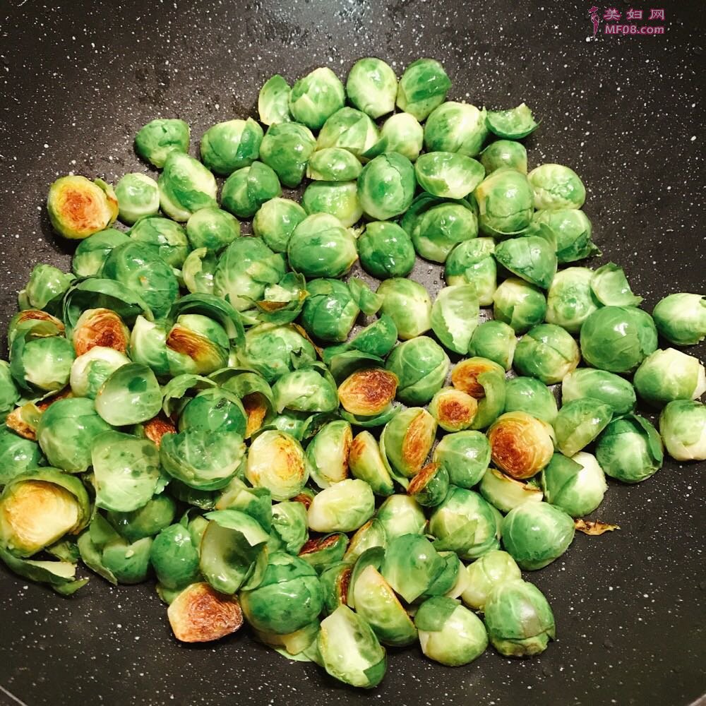 蒜香孢子甘蓝怎么做好吃 蒜香孢子甘蓝最正宗的做法