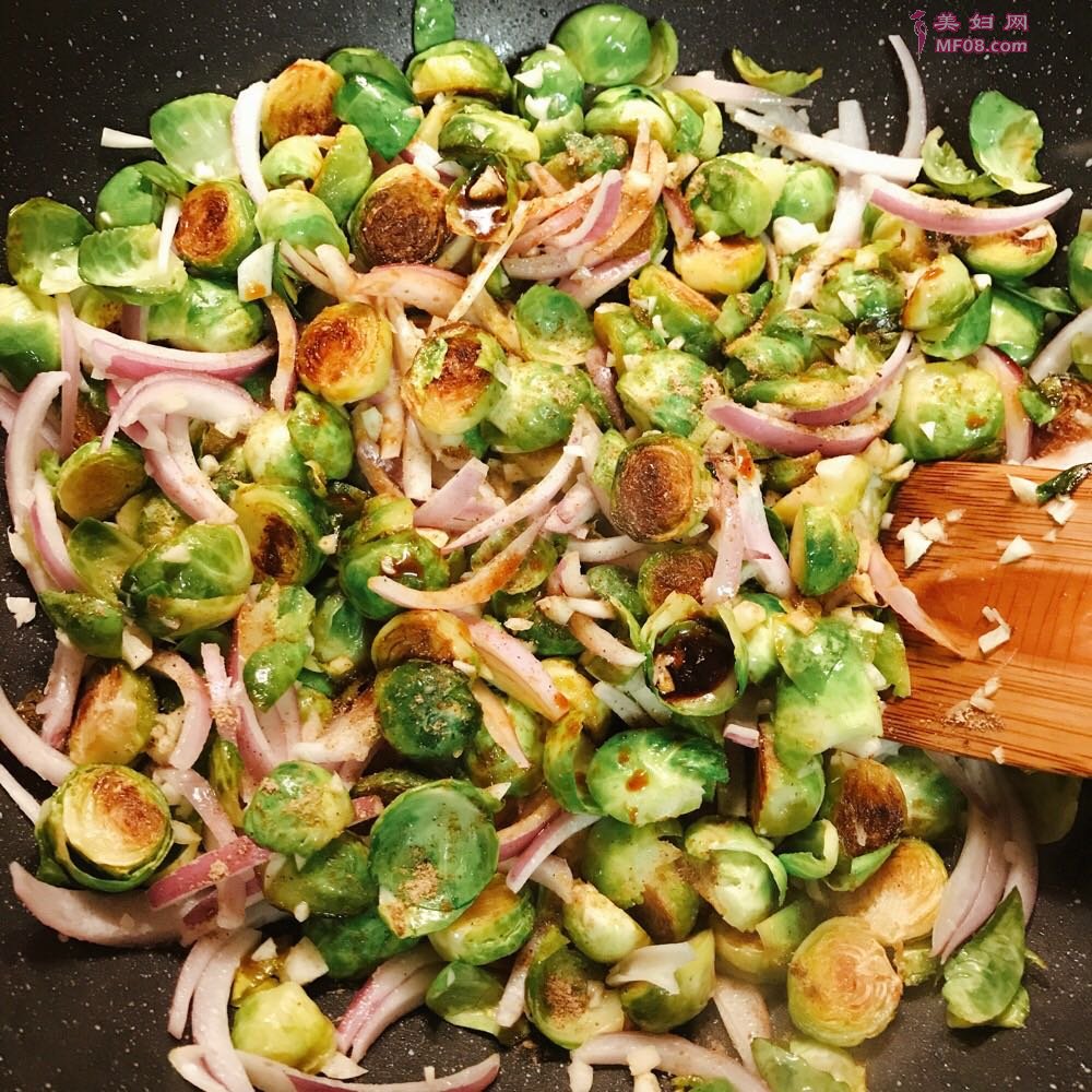 蒜香孢子甘蓝怎么做好吃 蒜香孢子甘蓝最正宗的做法