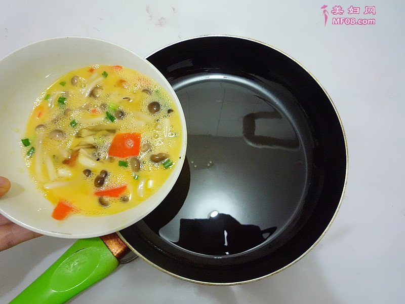 怎么做蟹味菇滑蛋最好吃 蟹味菇滑蛋怎么做好吃
