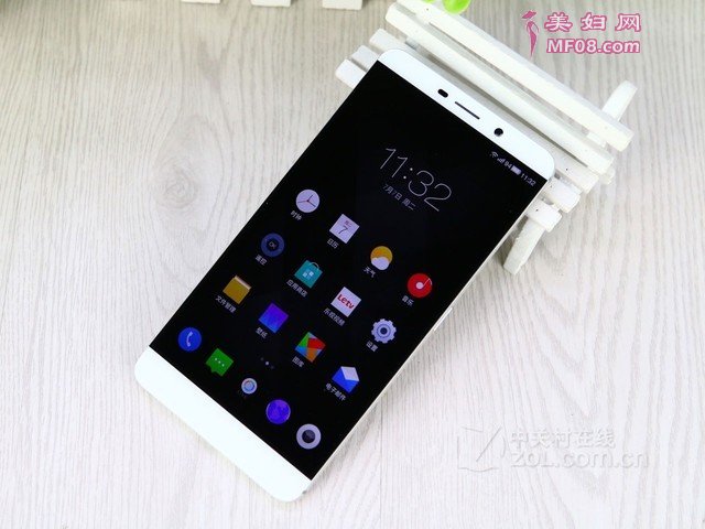 乐视乐Max（全网通）产品亮点为指纹识别，Hi-Fi音质，OIS光学防抖外形漂亮，运行流畅，画面清晰，拍照清晰，通话清晰，WiFi网速快，手感不错尺寸刚好，影音声音够大够清晰。指纹解锁拍照超快。