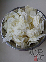 白菜炒虾步骤3
