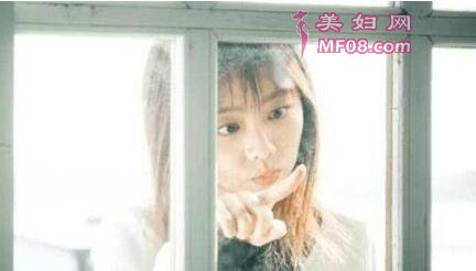 《浪花一朵朵》谭松韵的短发俏皮灵动