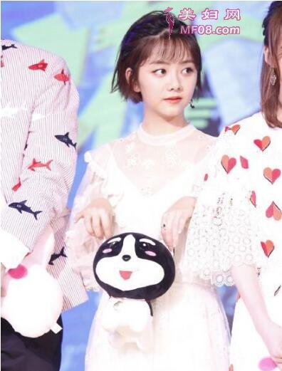 《浪花一朵朵》谭松韵的短发俏皮灵动