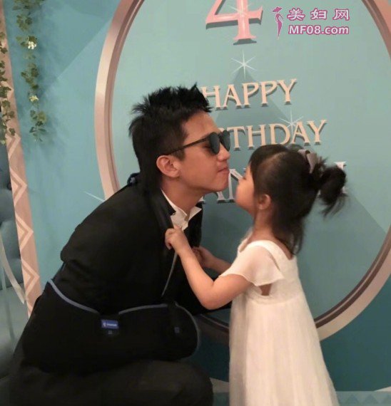 邓超为女儿庆生！小花妹妹真名是什么？