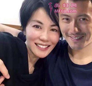 王菲搞怪自拍 少女气息满满