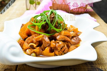 砂锅笋焖鸡