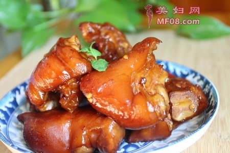 红乳猪蹄的做法