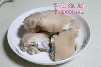 红乳猪蹄步骤1