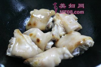 红乳猪蹄步骤3