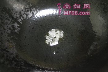 红乳猪蹄步骤2