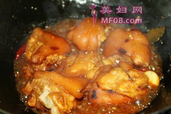 红乳猪蹄步骤5