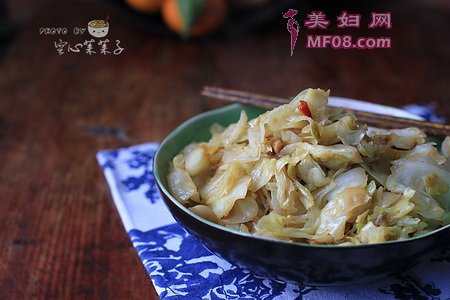糖醋手撕包菜的做法