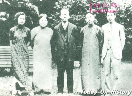 萧友梅（中）