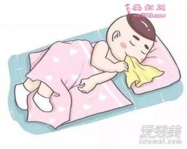 新生儿可以趴着睡吗   新生儿可以睡凉席吗