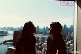 左小青与章子怡一起度假 感情深厚令人羡慕