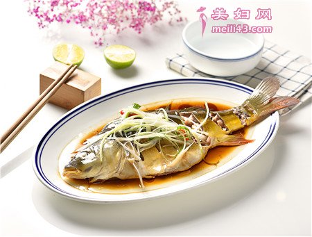西红柿不能和什么一起吃3