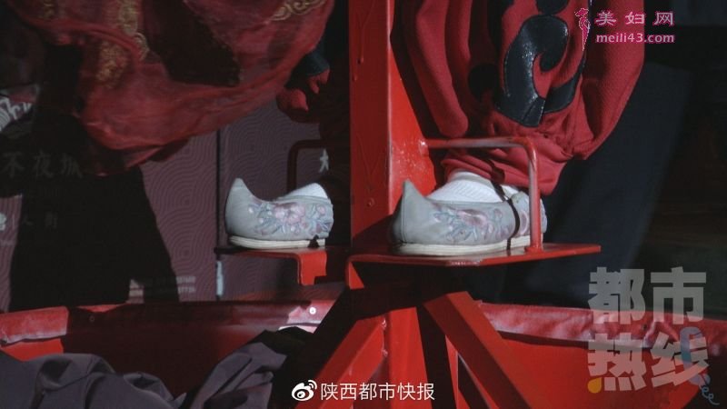 不倒翁模特是怎么上去的