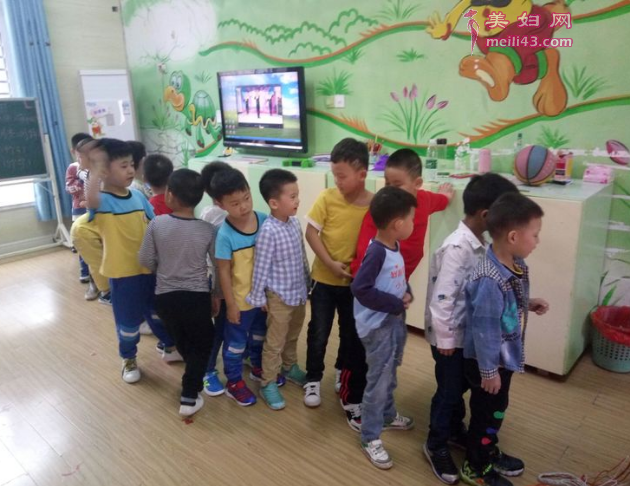 幼儿园小班晨间游戏教案1