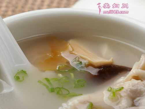 顺产后多久可以吃排骨
