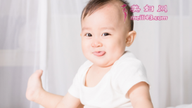 新生儿睡觉一惊一惊