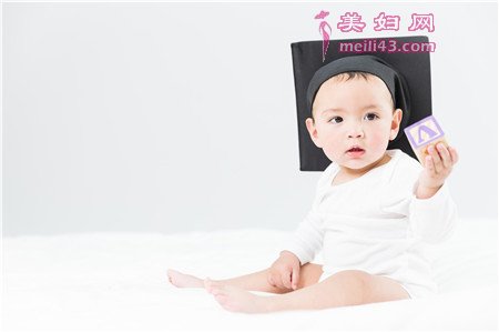 属鼠男孩小名英文名