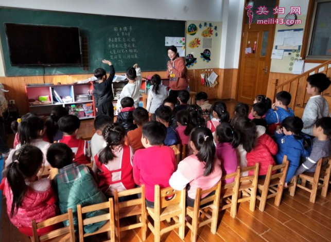 幼儿园中班健康运砖教案3