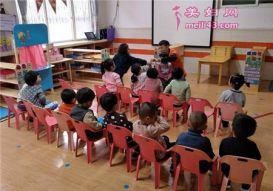 小班小松鼠理发师教案