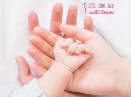 小儿腹痛虫积痛推拿方法1