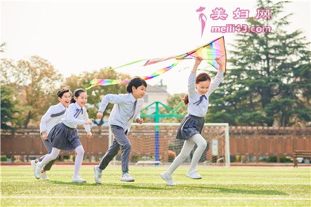 2022年4岁9个月宝宝智力发育标准