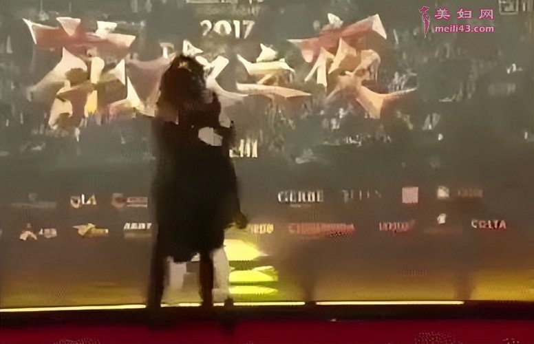 30c23e560386576e75347baf822b4b1.jpg